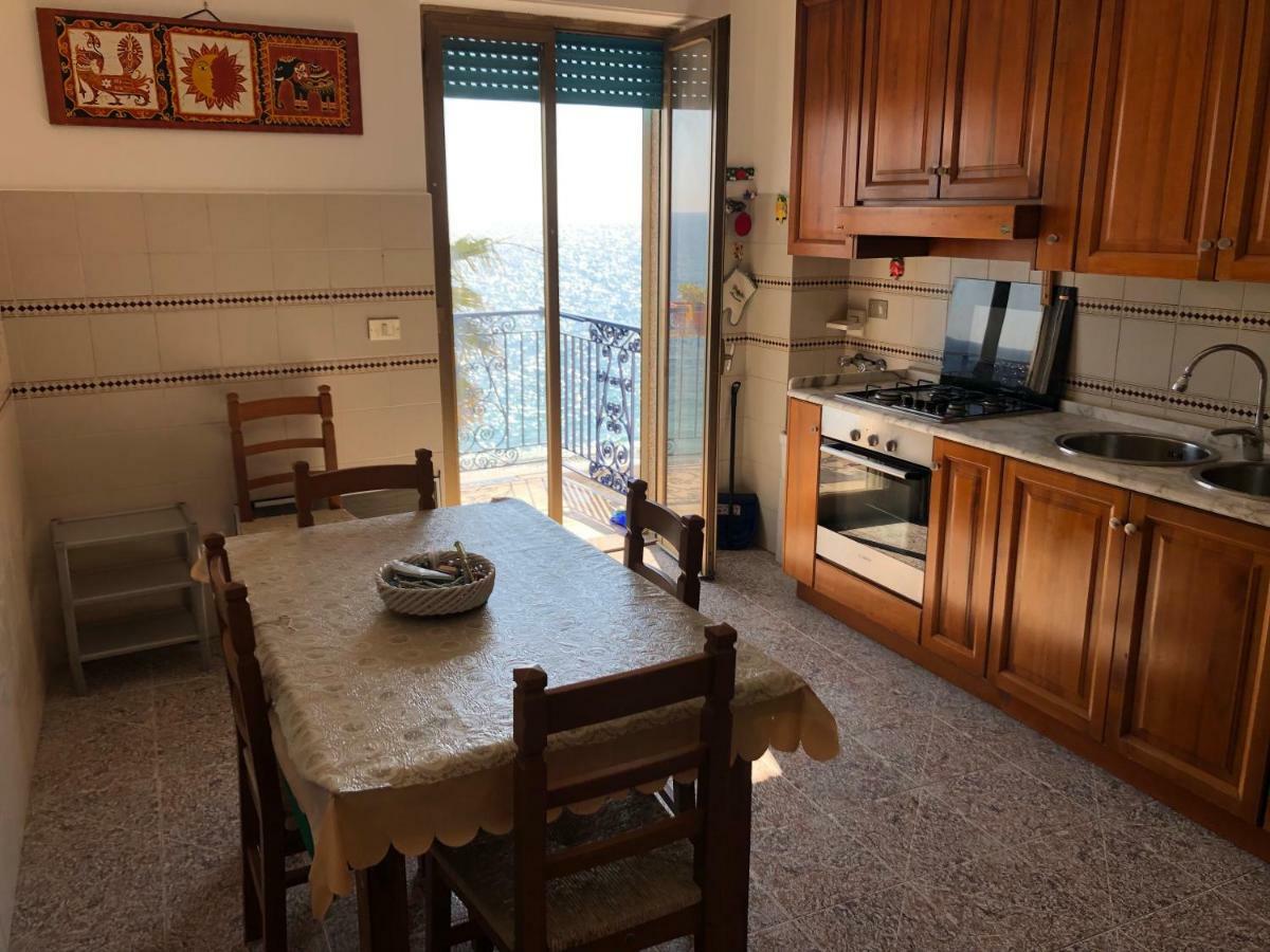 Locazione Turistica F.G. Rando Apartment Letojanni Bagian luar foto