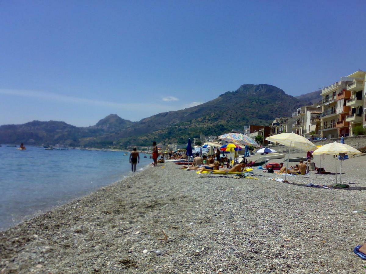 Locazione Turistica F.G. Rando Apartment Letojanni Bagian luar foto